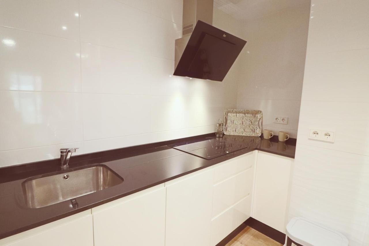 Poeta 2 Bedroom Apartment ฟูเอนฮิโรลา ภายนอก รูปภาพ