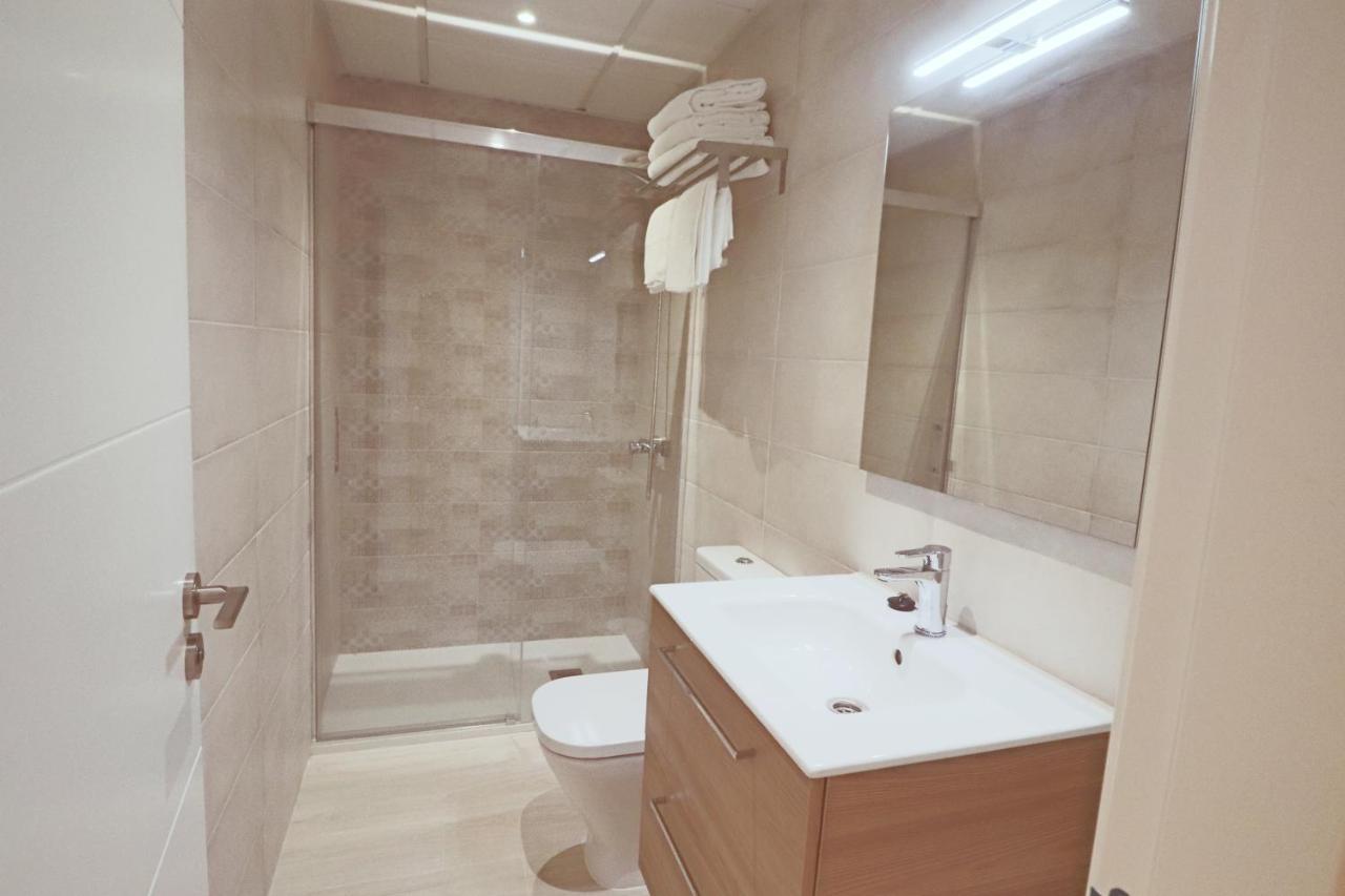Poeta 2 Bedroom Apartment ฟูเอนฮิโรลา ภายนอก รูปภาพ