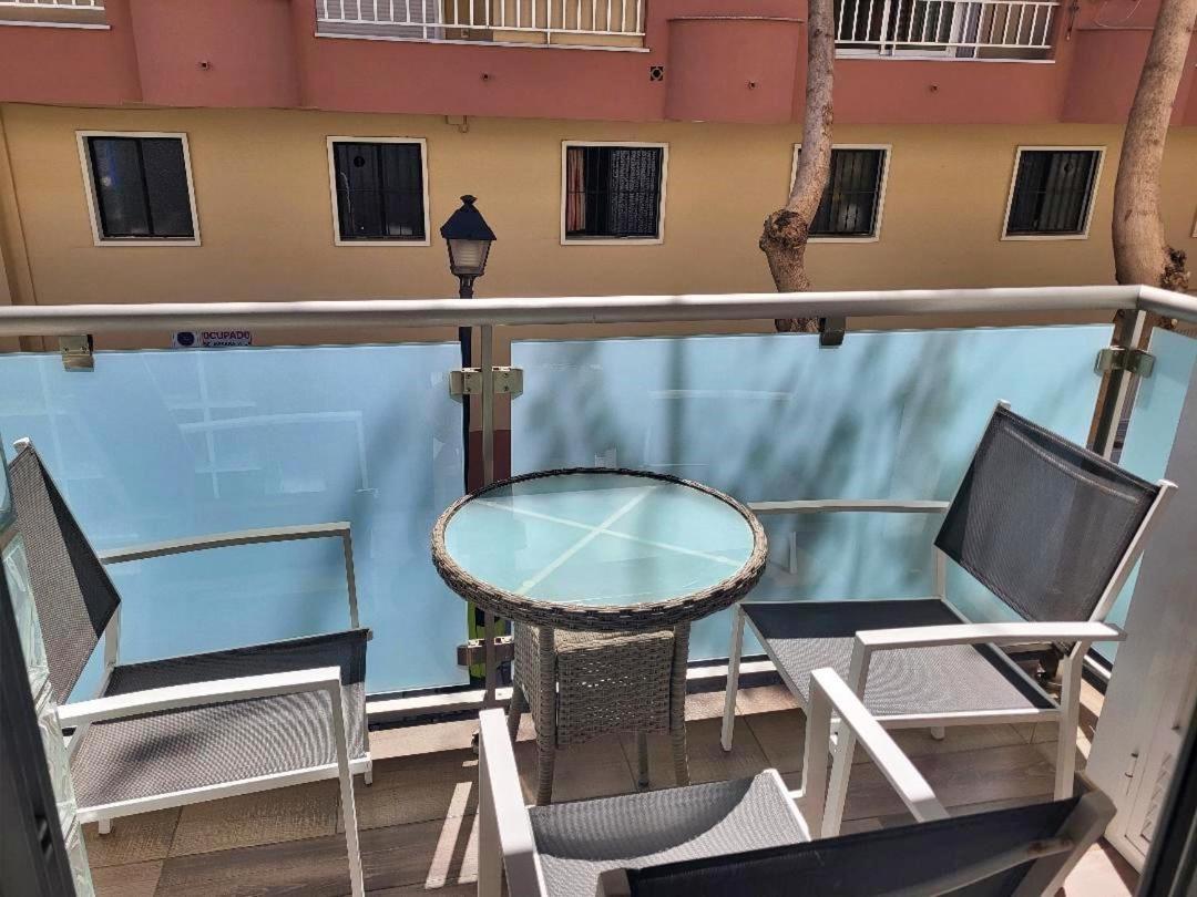 Poeta 2 Bedroom Apartment ฟูเอนฮิโรลา ภายนอก รูปภาพ